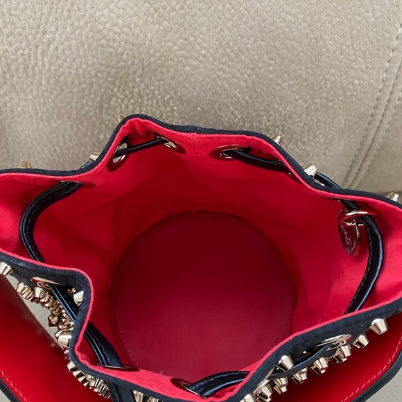 Christian Louboutin Marie Jane bucket bag - Picture 3 of 6